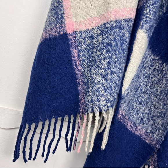 Anthropologie Colorblock Soft Chunky Blanket Scarf - Picture 4 of 4